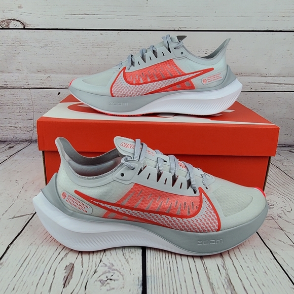 nike zoom gravity pure platinum